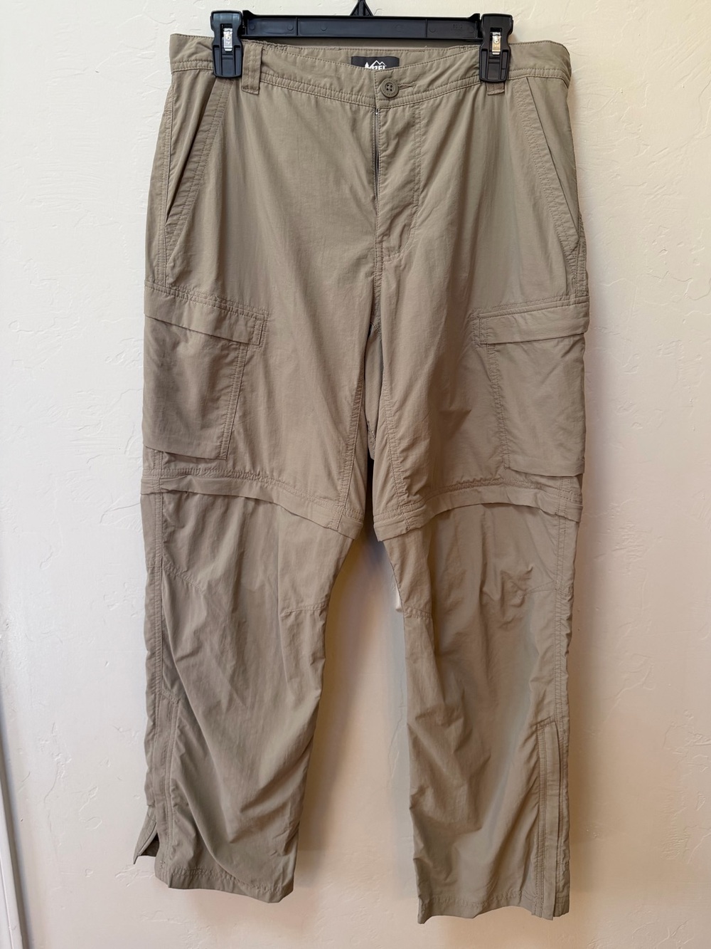 REI Coop Relaxed Convertible Hiking Pants Cargo Men’s 34x30 Beige Lightweight